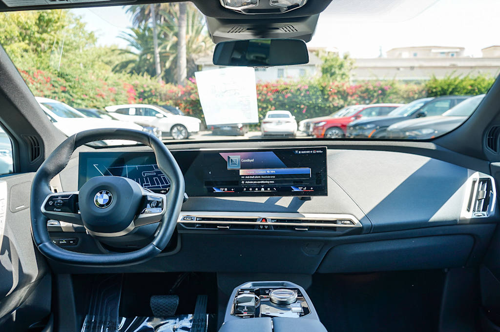 Thumbnail: 2026 BMW iX - 2