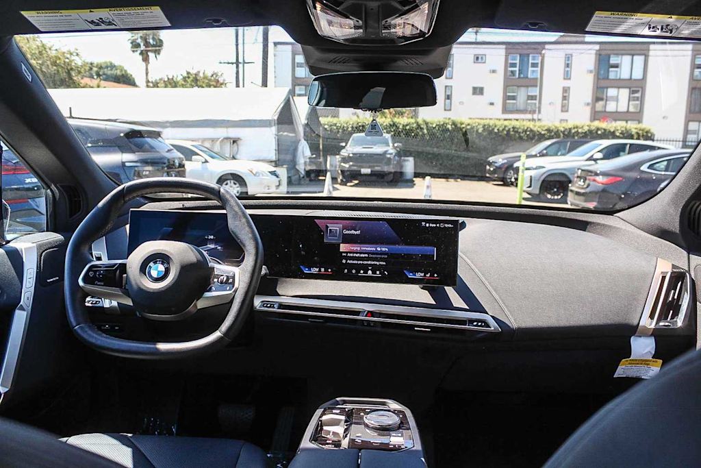 Thumbnail: 2026 BMW iX - 2