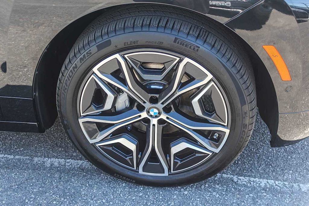 Thumbnail: 2026 BMW iX - 20
