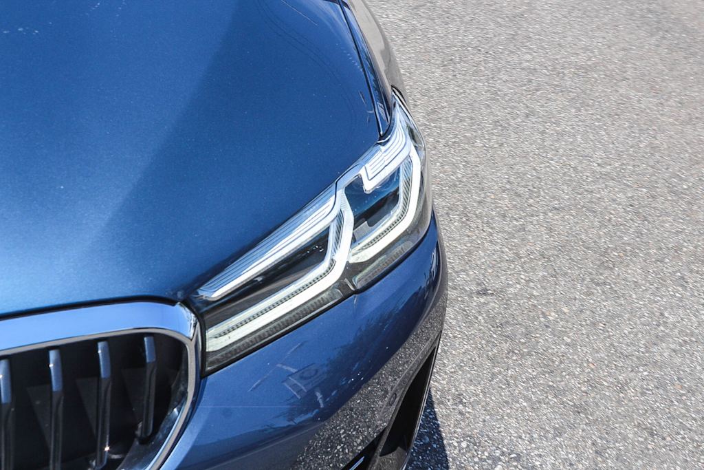 Thumbnail: 2023 BMW 5 Series - 6