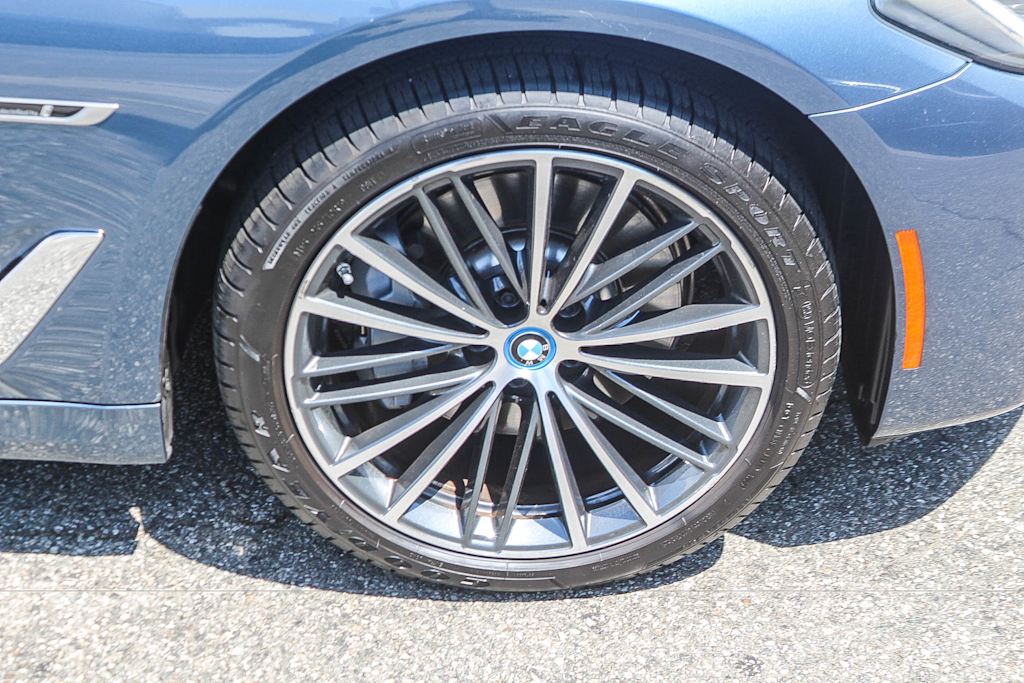 Thumbnail: 2023 BMW 5 Series - 20
