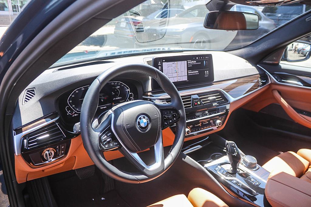 Thumbnail: 2023 BMW 5 Series - 12
