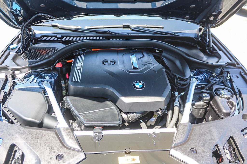 Thumbnail: 2023 BMW 5 Series - 8