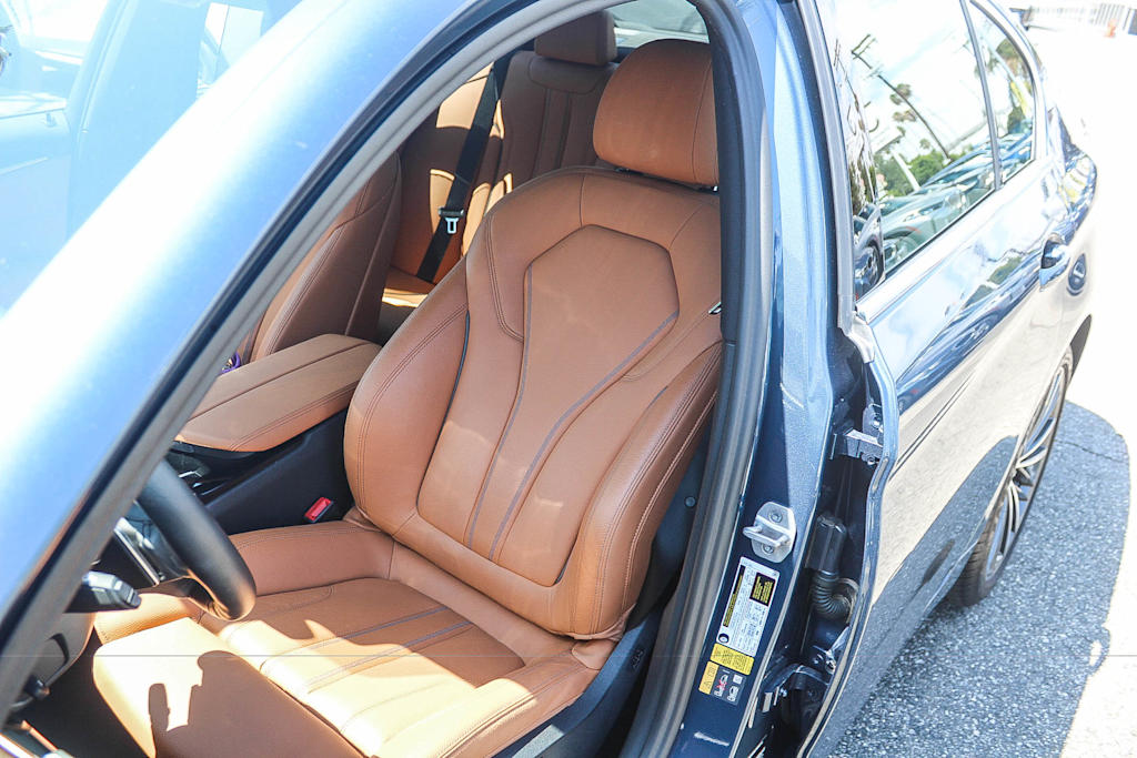 Thumbnail: 2023 BMW 5 Series - 27