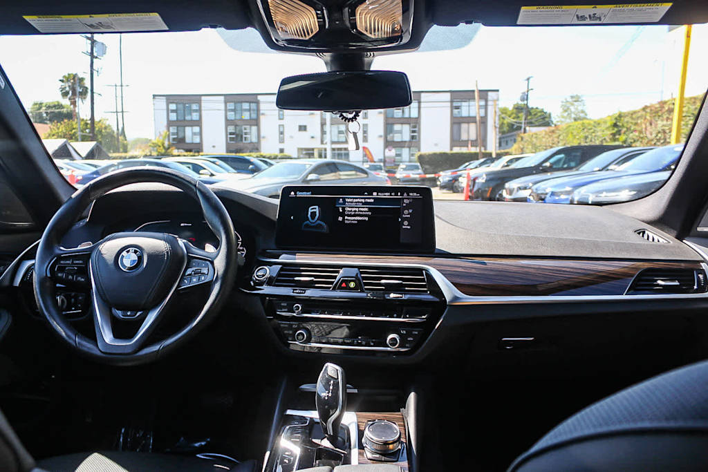 Thumbnail: 2023 BMW 5 Series - 2