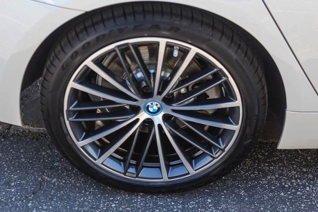 Thumbnail: 2023 BMW 5 Series - 7
