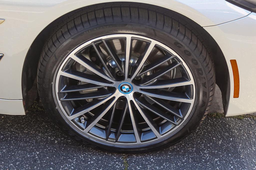 Thumbnail: 2023 BMW 5 Series - 19