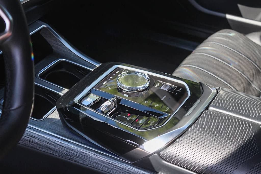 Thumbnail: 2023 BMW 7 Series - 15