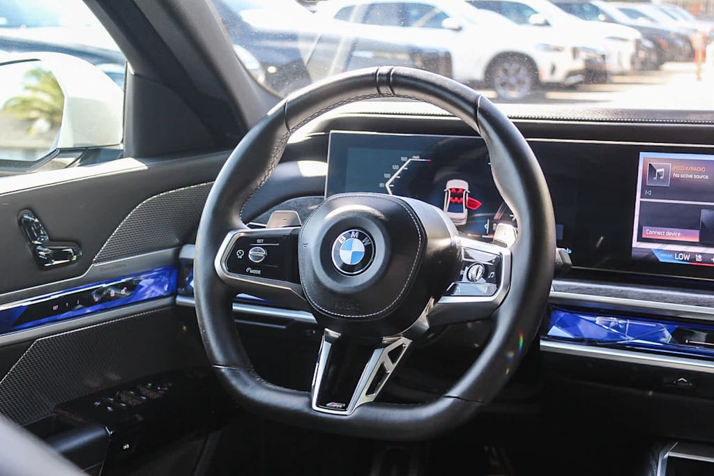 Thumbnail: 2023 BMW 7 Series - 9
