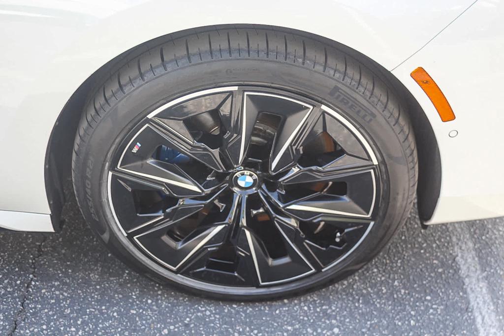 Thumbnail: 2023 BMW 7 Series - 23