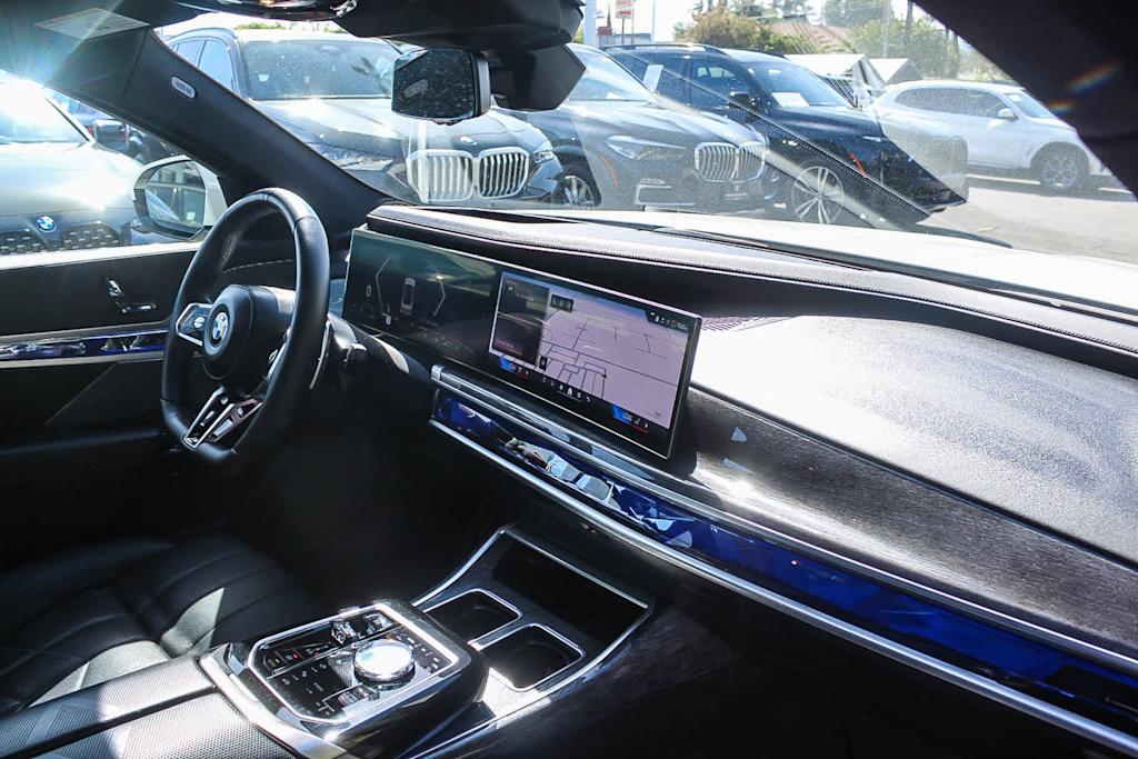 Thumbnail: 2023 BMW 7 Series - 12