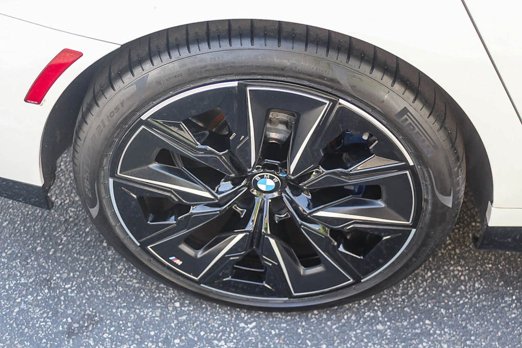 Thumbnail: 2023 BMW 7 Series - 7