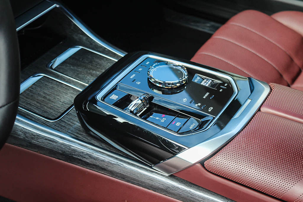 Thumbnail: 2026 BMW 7 Series - 15