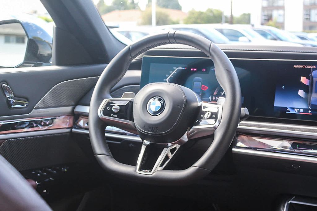 Thumbnail: 2026 BMW 7 Series - 9