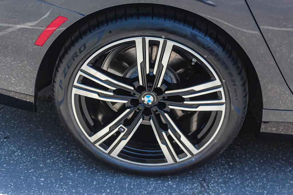 Thumbnail: 2023 BMW 7 Series - 7