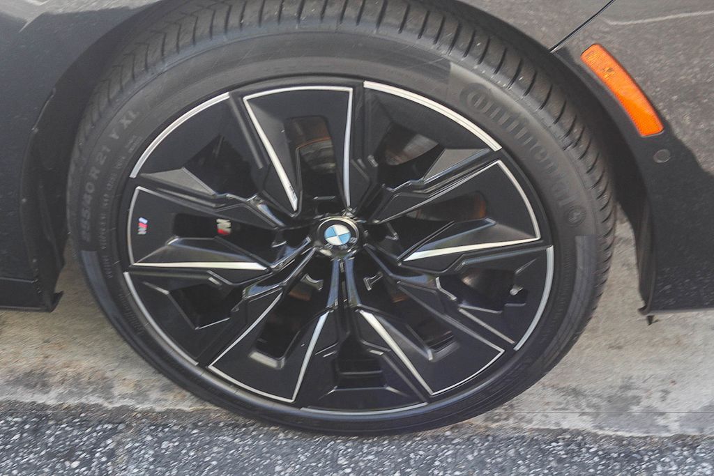 Thumbnail: 2023 BMW 7 Series - 20