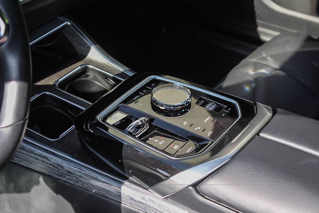 Thumbnail: 2023 BMW 7 Series - 15