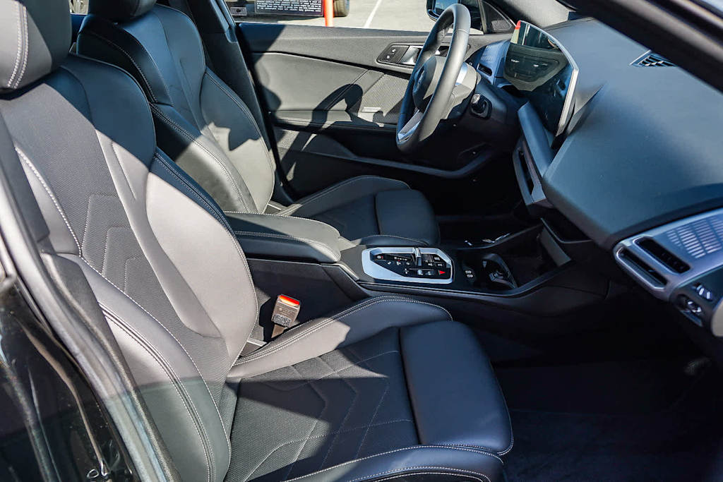 Thumbnail: 2025 BMW 2 Series - 10