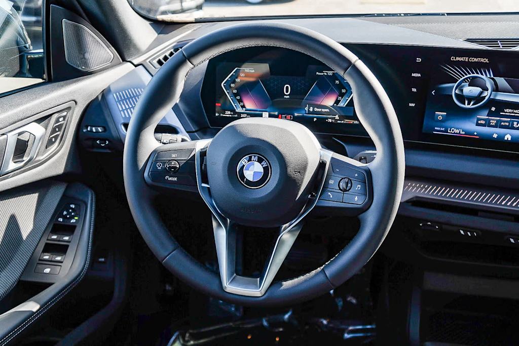 Thumbnail: 2025 BMW 2 Series - 9