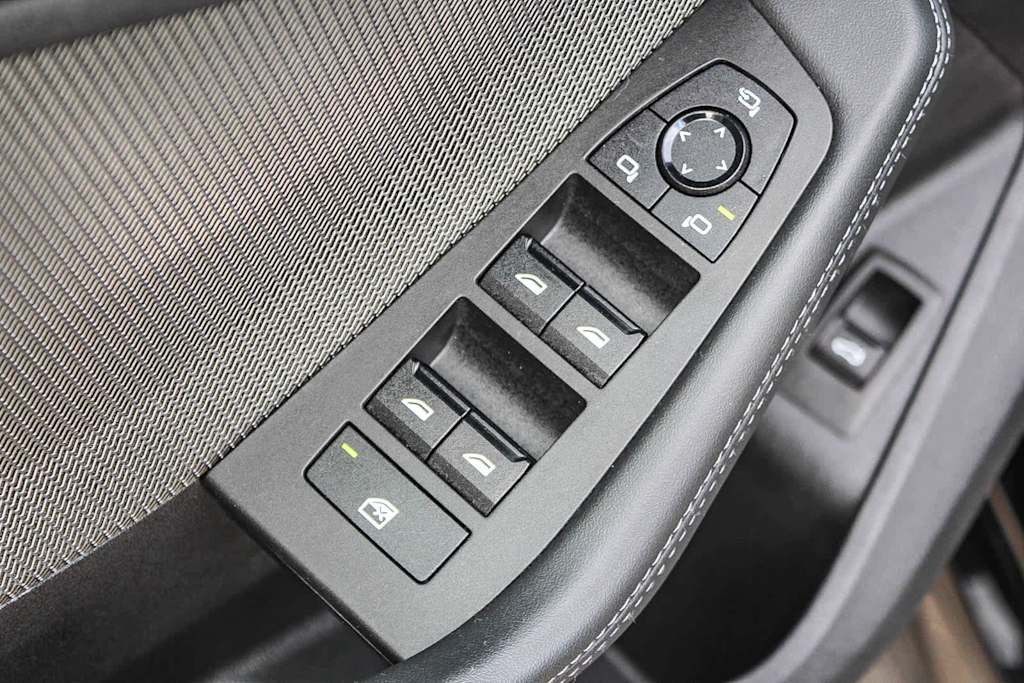 Thumbnail: 2025 BMW 2 Series - 24