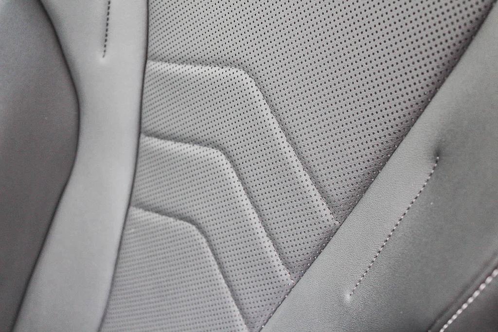 Thumbnail: 2025 BMW 2 Series - 9