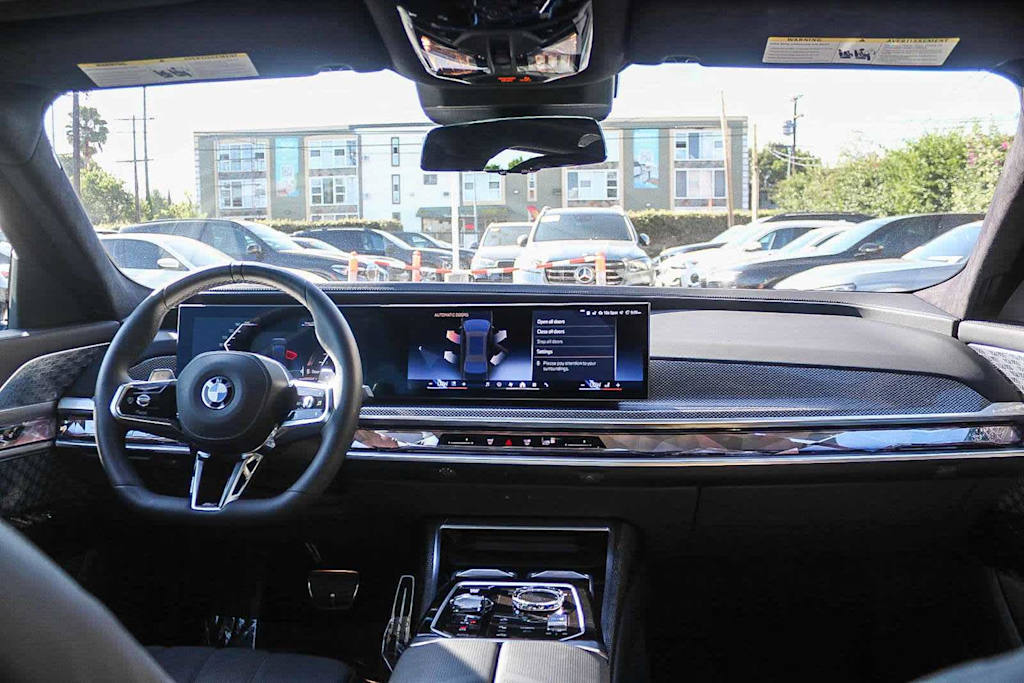 Thumbnail: 2025 BMW 7 Series - 2