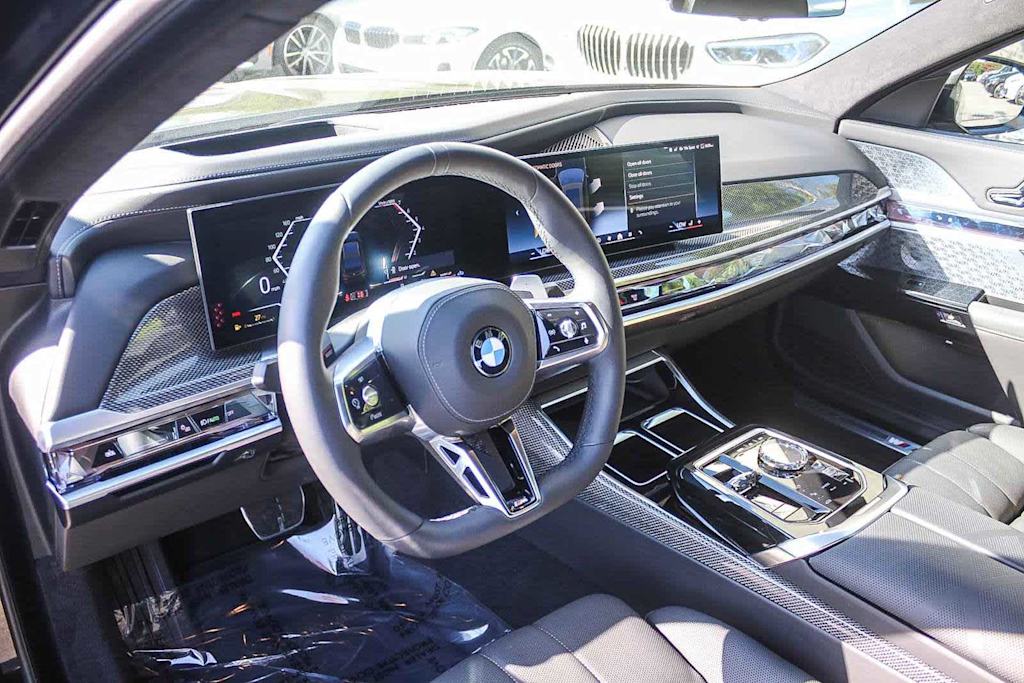 Thumbnail: 2025 BMW 7 Series - 12