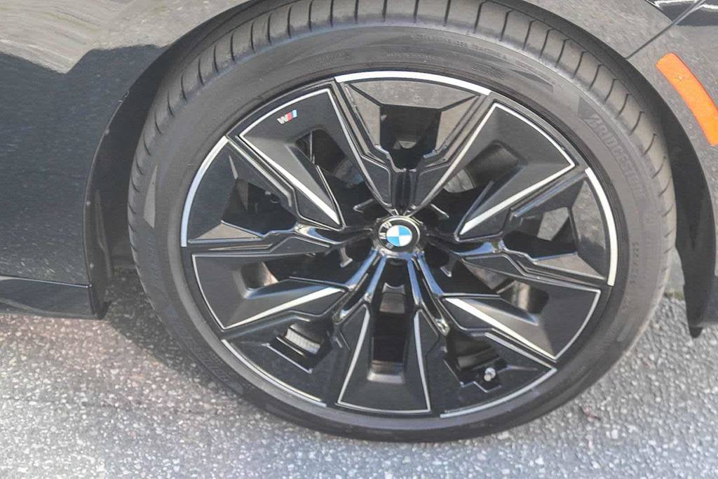 Thumbnail: 2025 BMW 7 Series - 19