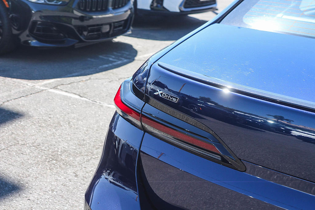 Thumbnail: 2026 BMW 7 Series - 6