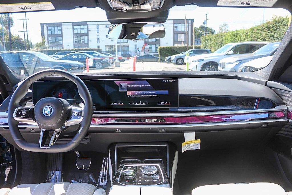 Thumbnail: 2026 BMW 7 Series - 2