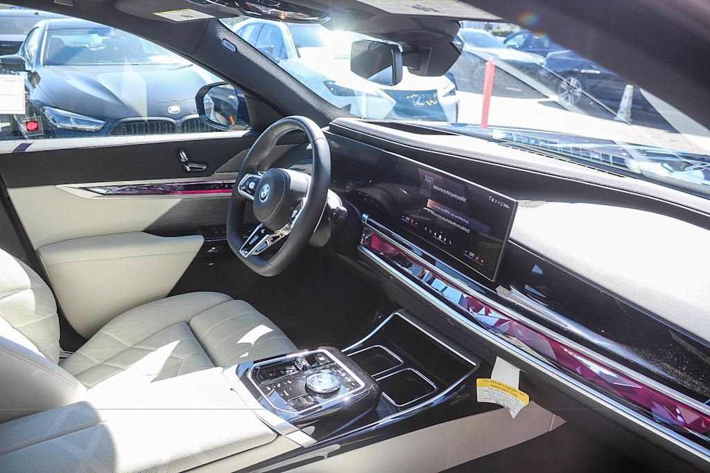 Thumbnail: 2026 BMW 7 Series - 11