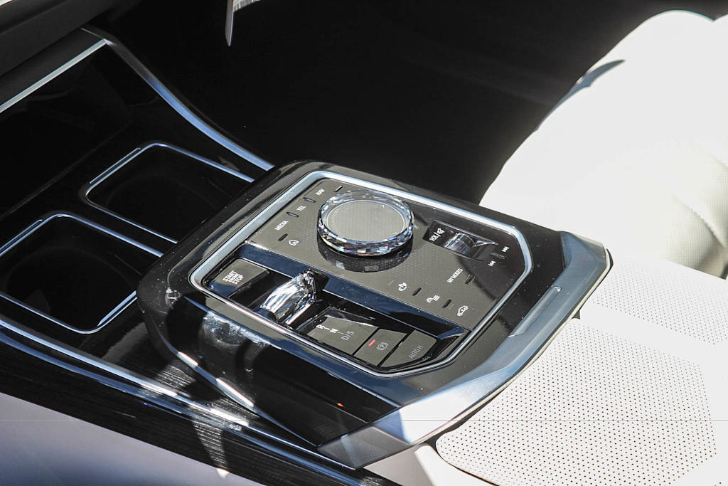 Thumbnail: 2026 BMW 7 Series - 21