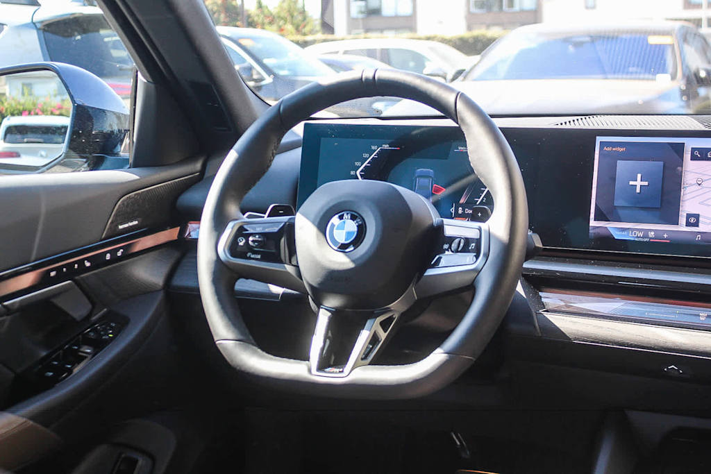 Thumbnail: 2026 BMW 5 Series - 8