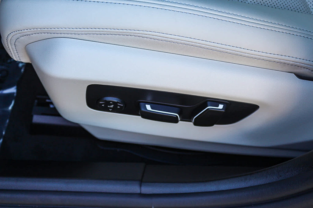 Thumbnail: 2026 BMW 5 Series - 23