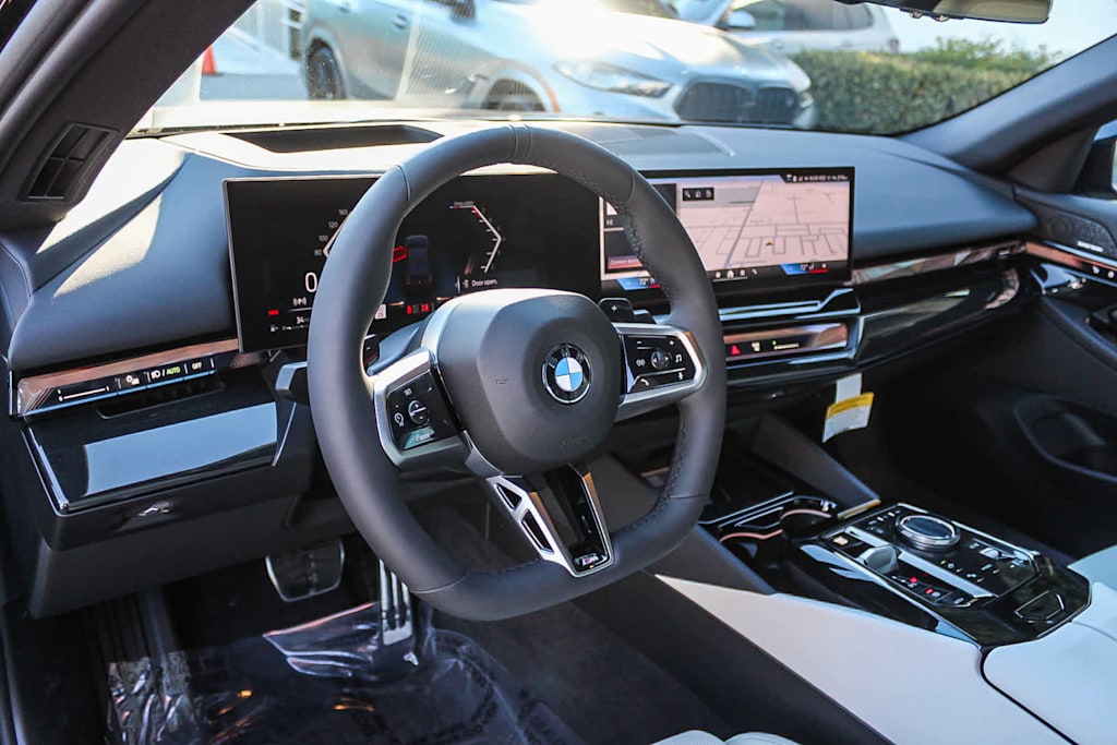 Thumbnail: 2026 BMW 5 Series - 13