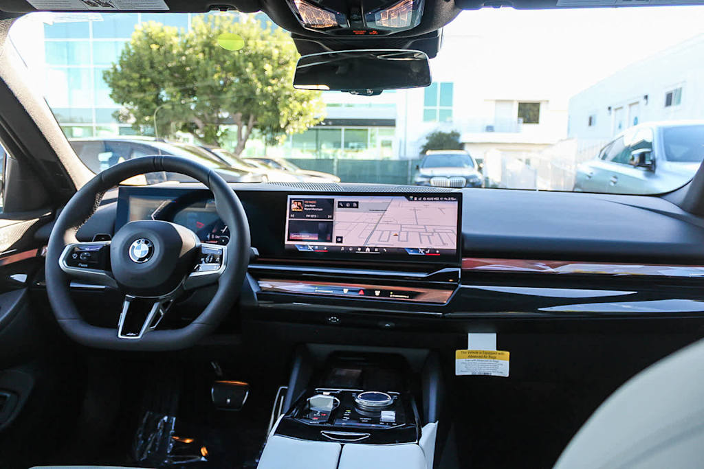 Thumbnail: 2026 BMW 5 Series - 2