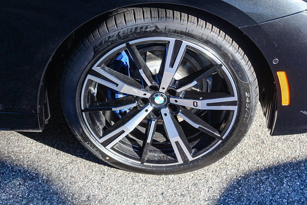 Thumbnail: 2026 BMW 5 Series - 20