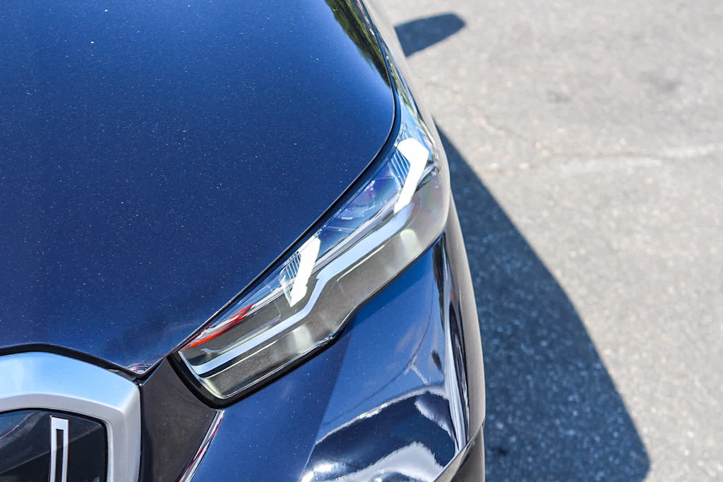 Thumbnail: 2025 BMW 5 Series - 20