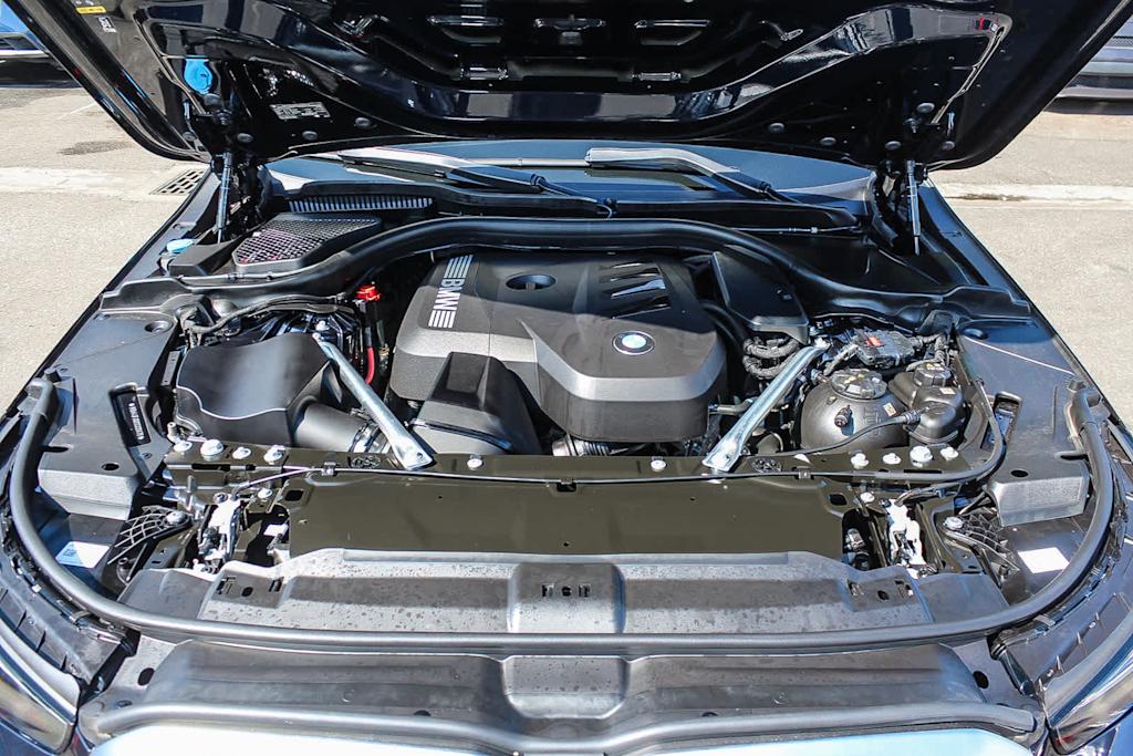 Thumbnail: 2025 BMW 5 Series - 6