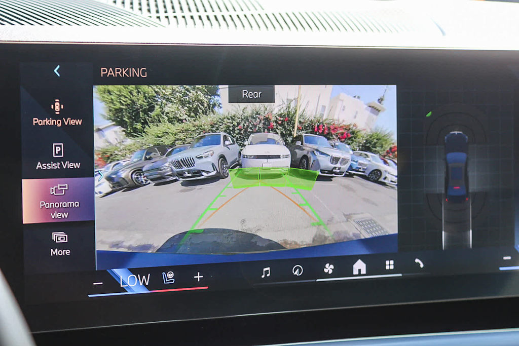 Thumbnail: 2025 BMW 5 Series - 24