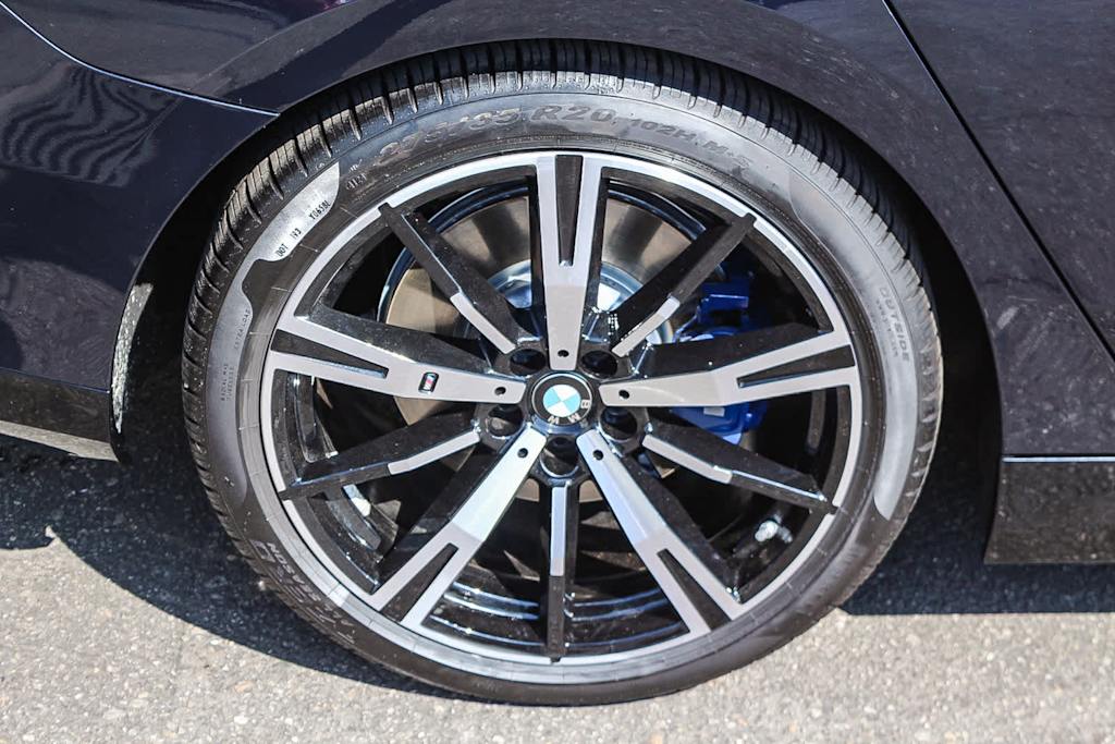 Thumbnail: 2025 BMW 5 Series - 5