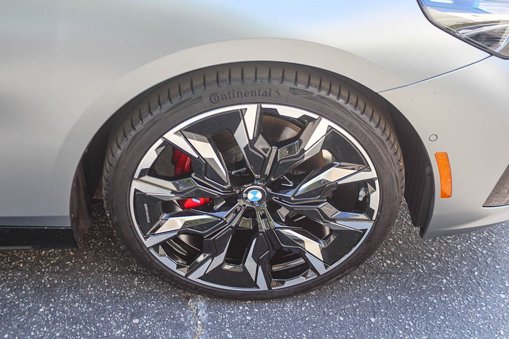 Thumbnail: 2026 BMW 5 Series - 21