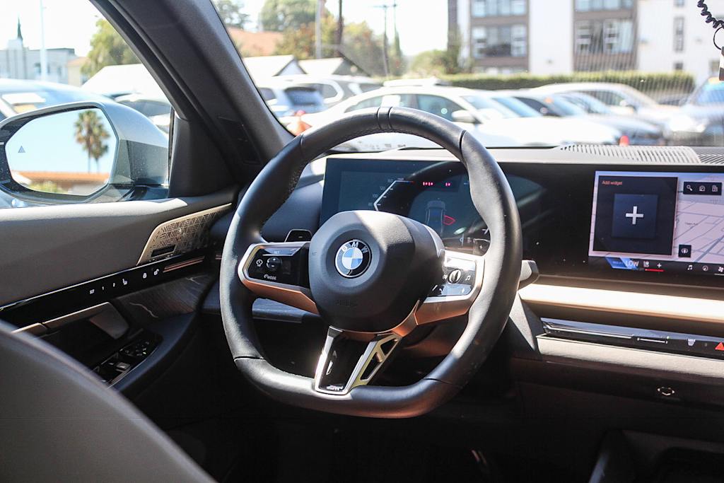 Thumbnail: 2026 BMW 5 Series - 9
