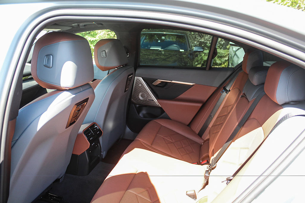 Thumbnail: 2026 BMW 5 Series - 10