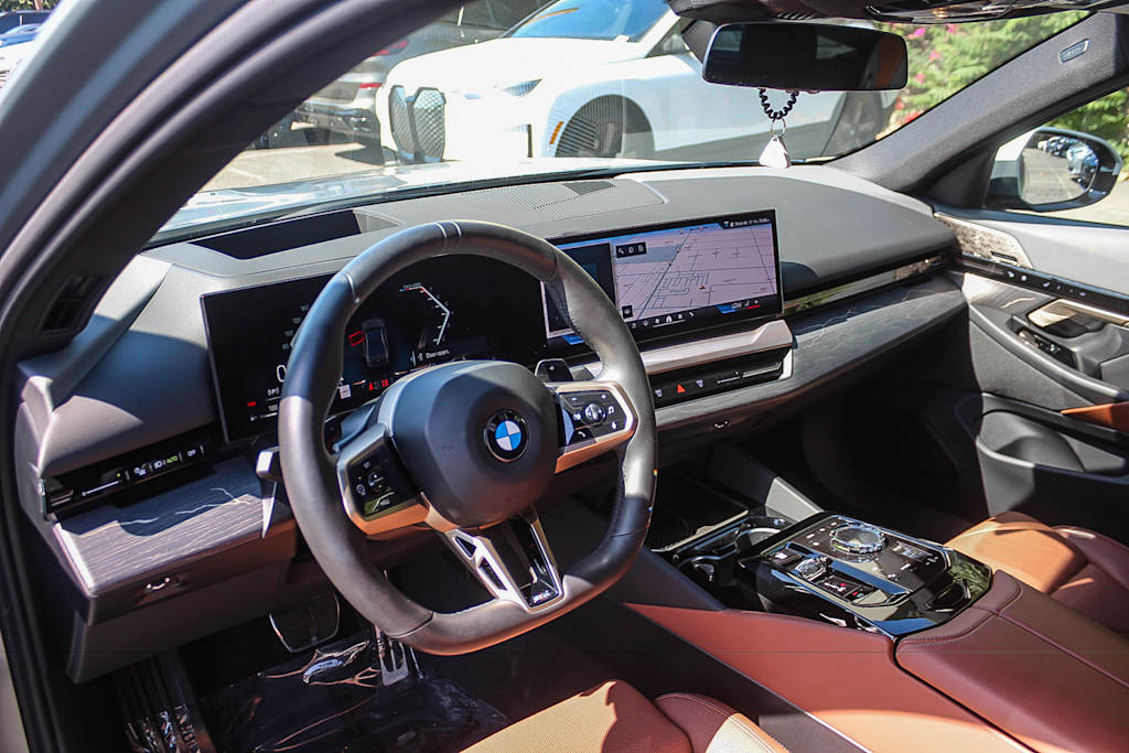 Thumbnail: 2026 BMW 5 Series - 12