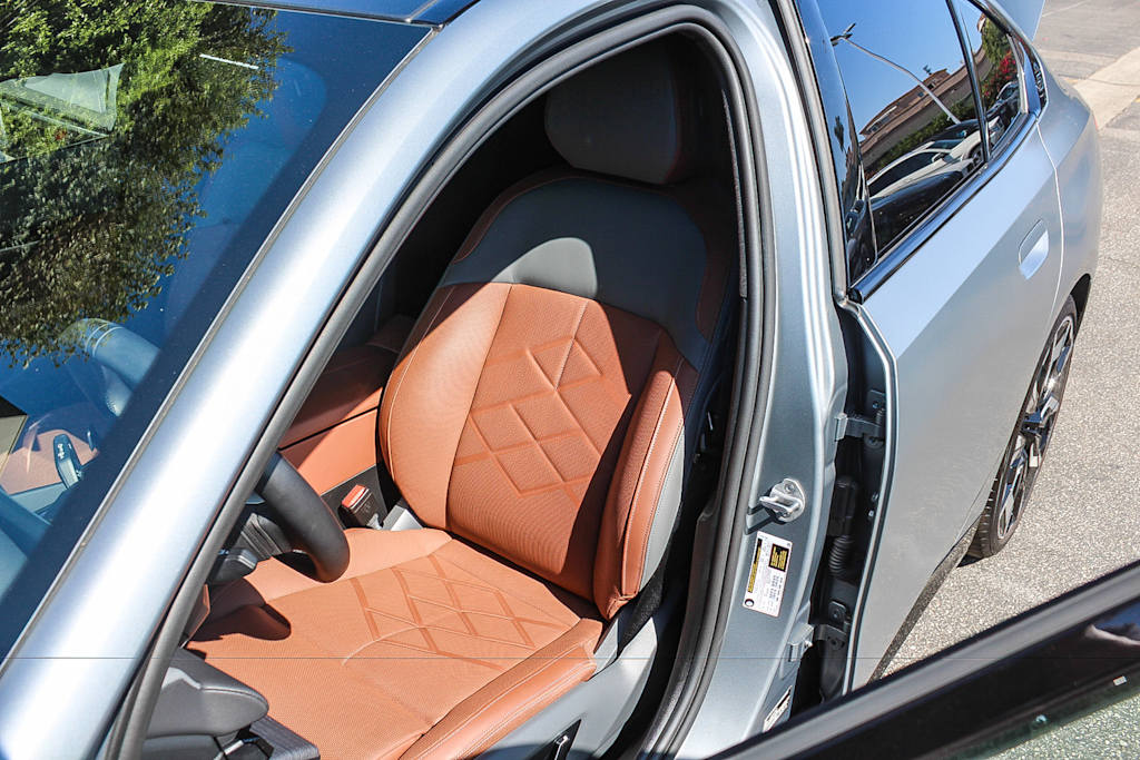 Thumbnail: 2026 BMW 5 Series - 27