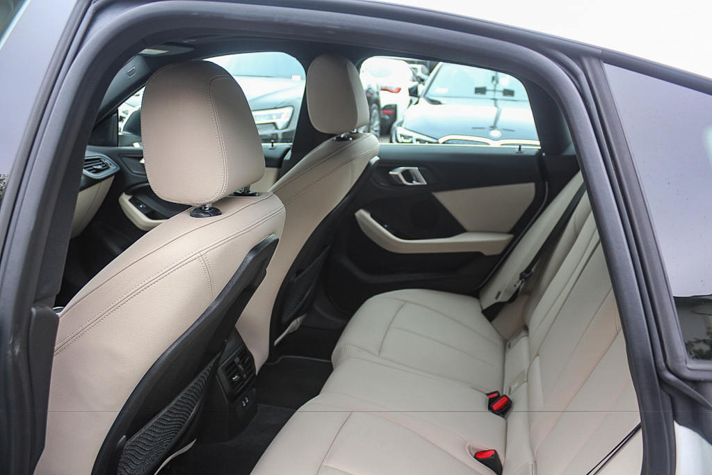 Thumbnail: 2023 BMW 2 Series - 10