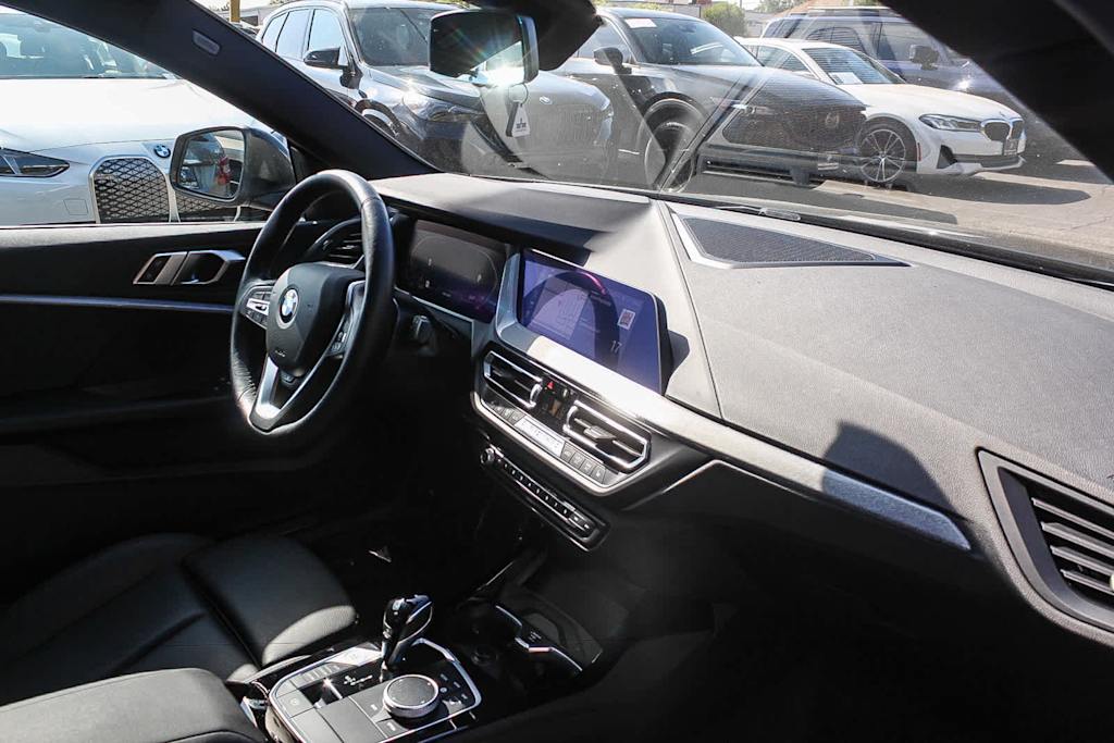 Thumbnail: 2023 BMW 2 Series - 10