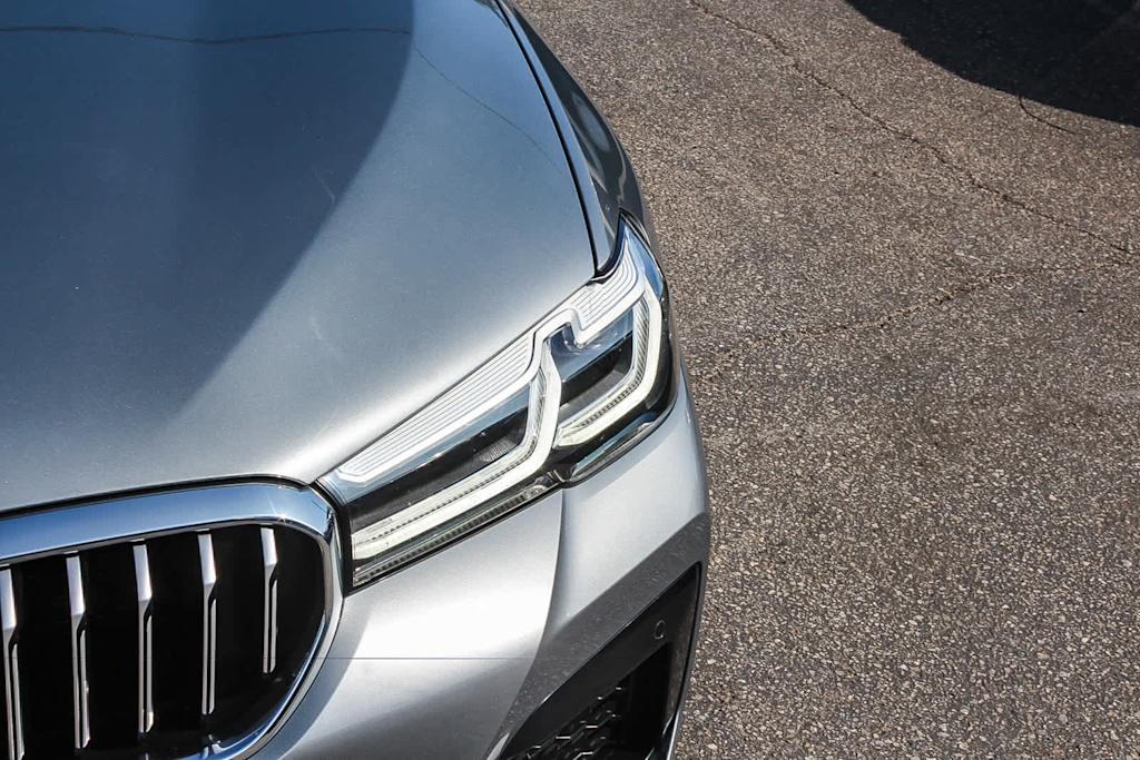 Thumbnail: 2023 BMW 5 Series - 6