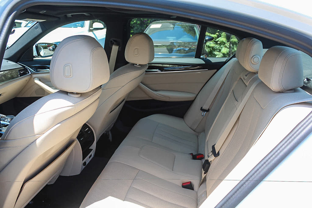 Thumbnail: 2023 BMW 5 Series - 11